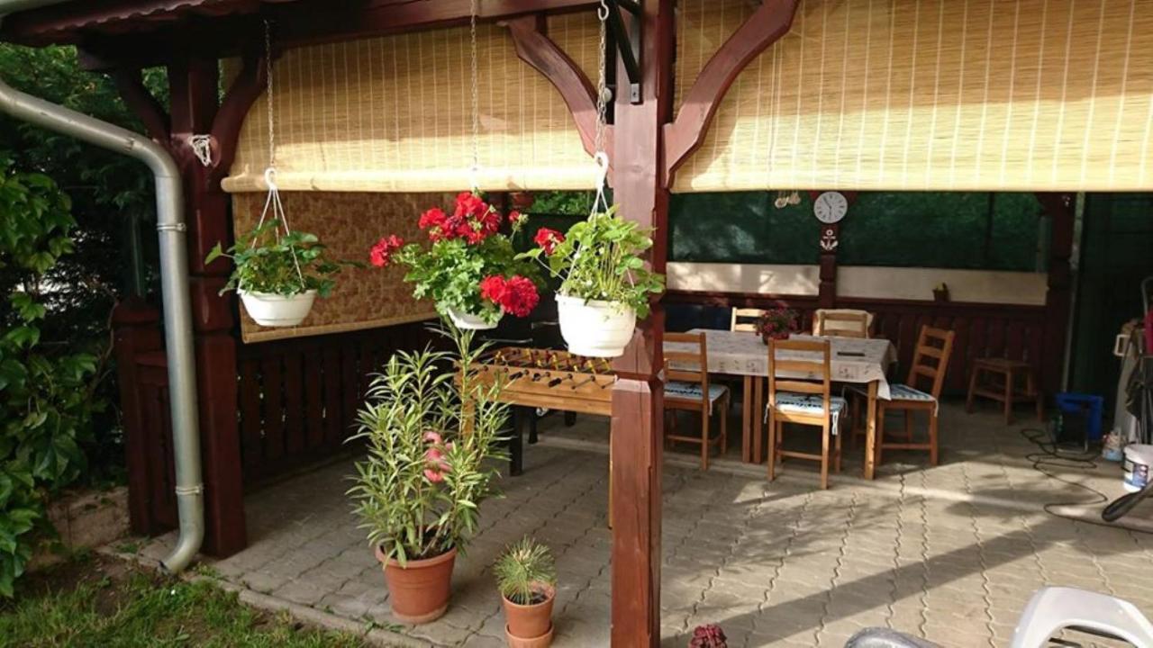 Liliana Vendeghaz Apartment Balatonfůzfő Exterior foto