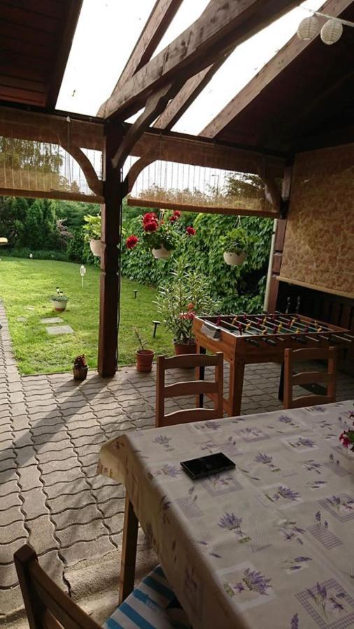 Liliana Vendeghaz Apartment Balatonfůzfő Exterior foto