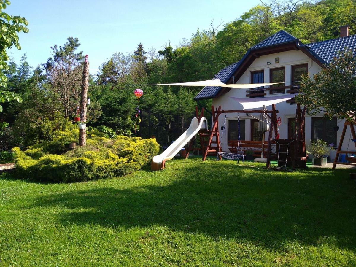 Liliana Vendeghaz Apartment Balatonfůzfő Exterior foto