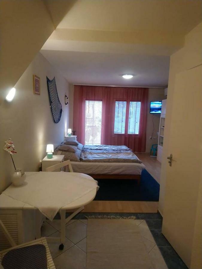 Liliana Vendeghaz Apartment Balatonfůzfő Exterior foto