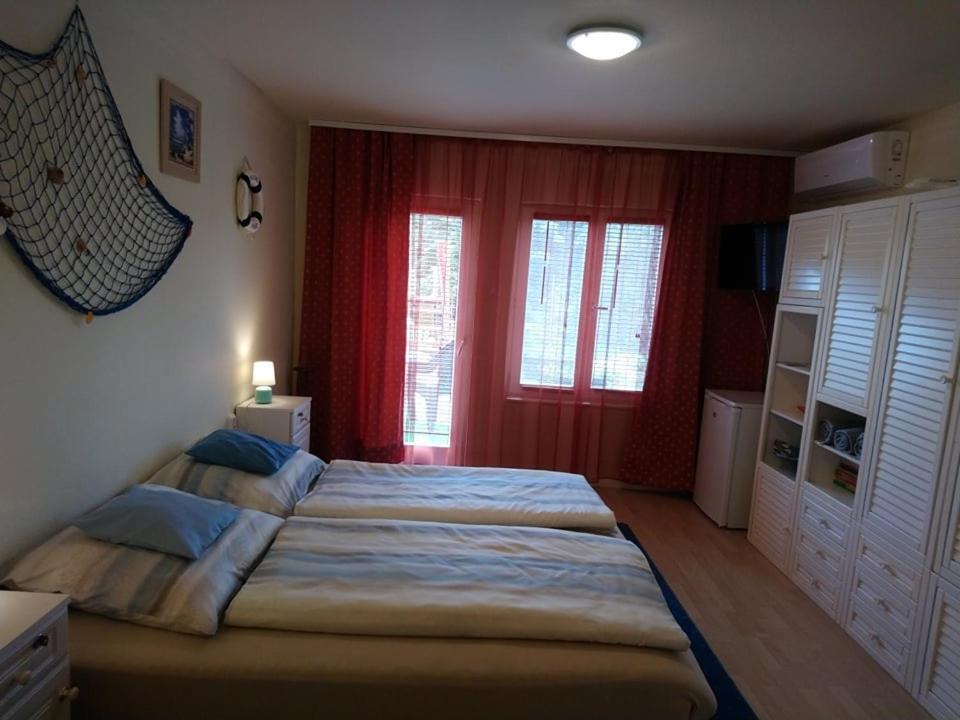Liliana Vendeghaz Apartment Balatonfůzfő Exterior foto