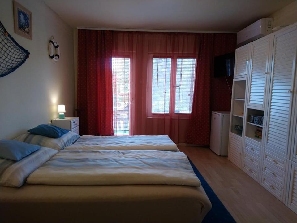 Liliana Vendeghaz Apartment Balatonfůzfő Exterior foto